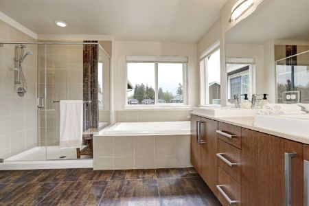 Custom Shower Doors And Enclosures: What To Consider When Hiring A Pro For This Service